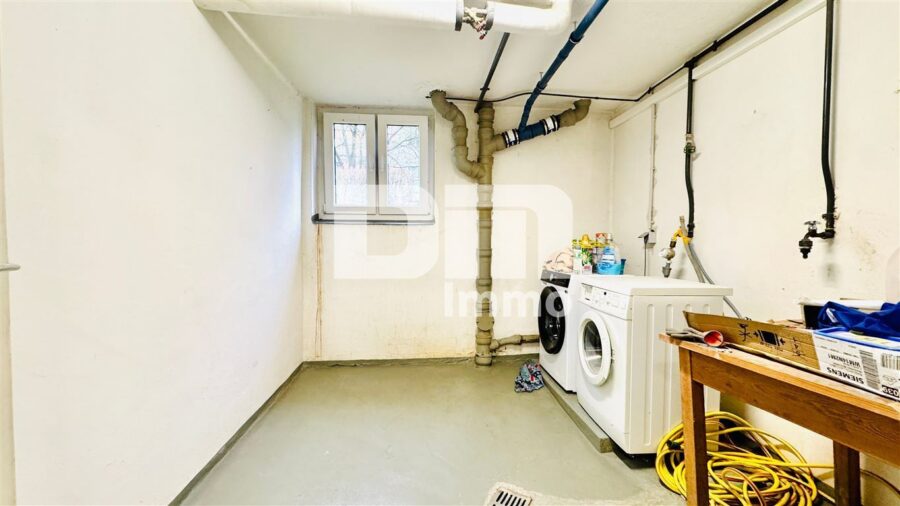 (R)eserviert! Etagenwohnung mit Balkon, Kellerraum und Garage - Waschküche Gemeinschaft